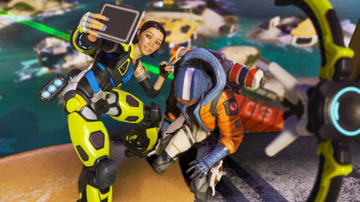 Apex Legends heroes posing for a selfie.