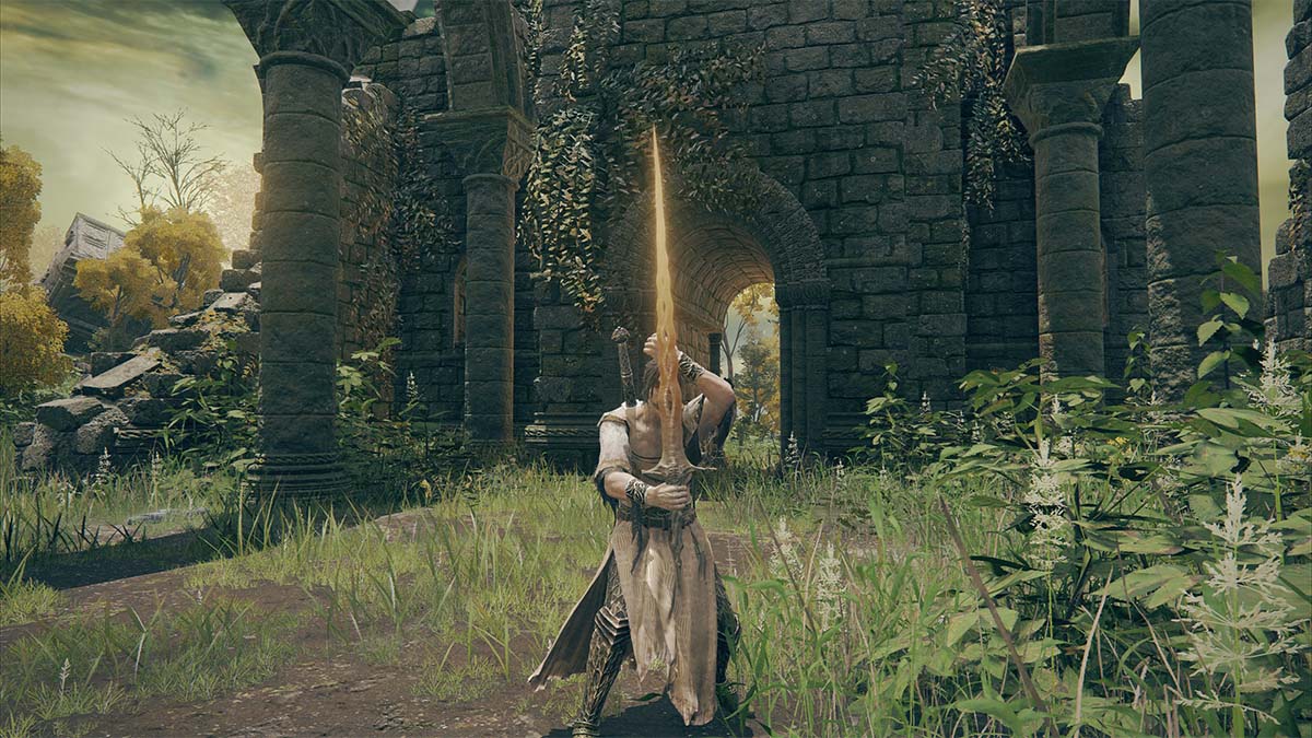 The Sacred Relic Sword greatsword in Elden Ring